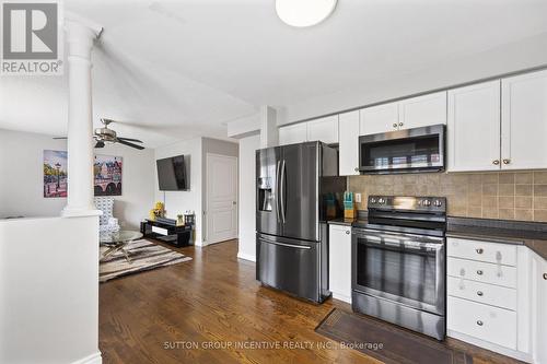 12 Trevino Circle, Barrie, ON - Indoor Photo Showing Kitchen