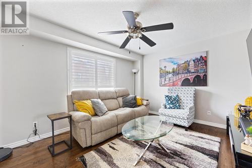 12 Trevino Circle, Barrie, ON - Indoor Photo Showing Living Room