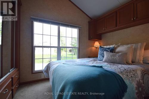 20 Chipewa Trail, Wasaga Beach, ON - Indoor Photo Showing Bedroom