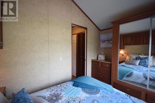 20 Chipewa Trail, Wasaga Beach, ON - Indoor Photo Showing Bedroom