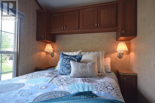 20 Chipewa Trail, Wasaga Beach, ON - Indoor Photo Showing Bedroom