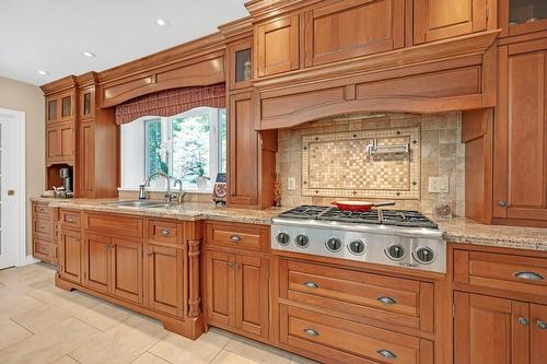 1059 Scenic Drive, Hamilton, ON - Indoor Photo Showing Kitchen