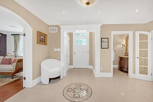 1059 Scenic Drive, Hamilton, ON - Indoor Photo Showing Other Room