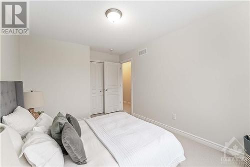 bright 2nd bedroom - 653 Tennant Way, Ottawa, ON - Indoor Photo Showing Bedroom