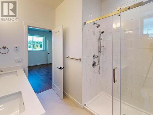 205-7440 Nootka Street, Powell River, BC - Indoor Photo Showing Bathroom