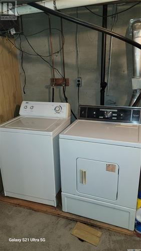 969 Elphinstone Street, Regina, SK - Indoor Photo Showing Laundry Room