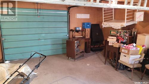 969 Elphinstone Street, Regina, SK - Indoor Photo Showing Garage