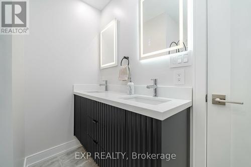 1269 Rose Court, Mississauga, ON - Indoor Photo Showing Bathroom