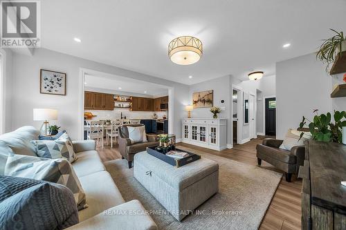 103 Great Oak Trail, Hamilton, ON - Indoor Photo Showing Living Room