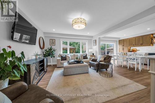 103 Great Oak Trail, Hamilton, ON - Indoor Photo Showing Living Room