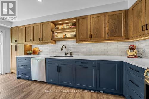 103 Great Oak Trail, Hamilton, ON - Indoor Photo Showing Kitchen