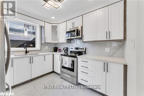 164 East 31St Street, Hamilton, ON - Indoor Photo Showing Kitchen With Double Sink