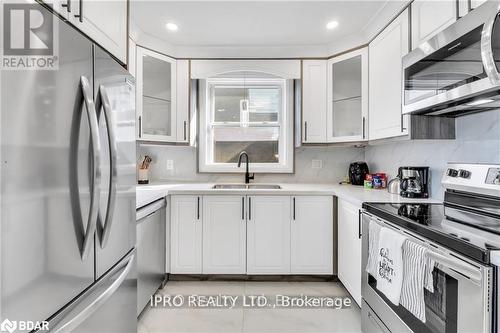 164 East 31St Street, Hamilton, ON - Indoor Photo Showing Kitchen With Double Sink