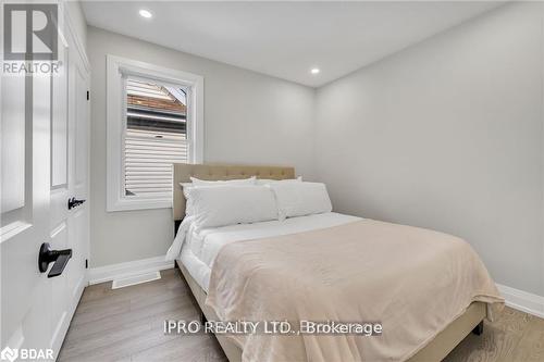 164 East 31St Street, Hamilton, ON - Indoor Photo Showing Bedroom