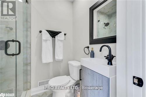 164 East 31St Street, Hamilton, ON - Indoor Photo Showing Bathroom