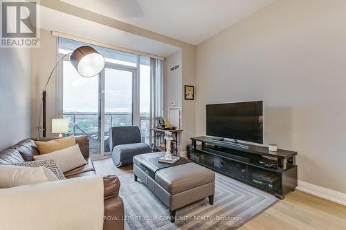 803 - 11 Bronte Road, Oakville, ON - Indoor Photo Showing Living Room