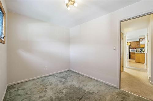 4 Edinburgh Drive, St. Catharines, ON - Indoor Photo Showing Other Room