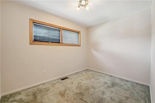 4 Edinburgh Drive, St. Catharines, ON - Indoor Photo Showing Other Room