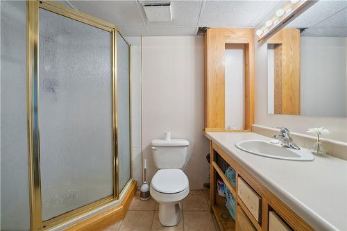 4 Edinburgh Drive, St. Catharines, ON - Indoor Photo Showing Bathroom