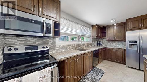 27 Shoreland Crescent, Toronto (Woburn), ON - Indoor Photo Showing Kitchen With Upgraded Kitchen