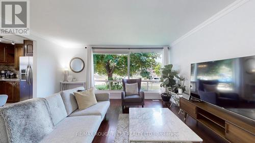 27 Shoreland Crescent, Toronto (Woburn), ON - Indoor Photo Showing Living Room