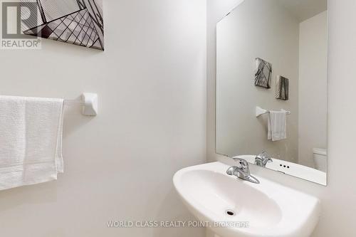 26 Banbridge Crescent, Brampton, ON - Indoor Photo Showing Bathroom
