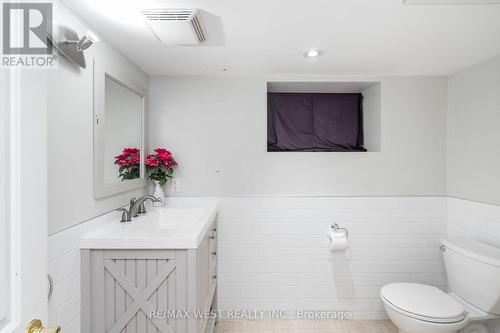 55 Lynd Avenue, Toronto, ON - Indoor Photo Showing Bathroom