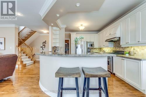 2018 Heatherwood Drive, Oakville, ON - Indoor Photo Showing Kitchen With Upgraded Kitchen