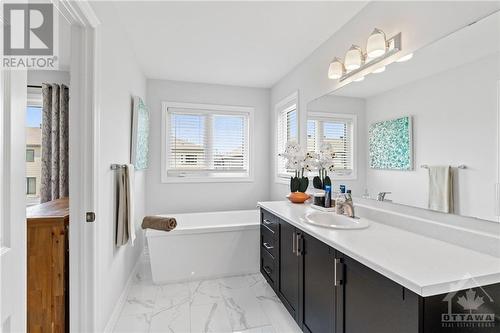 GORGEOUS upgraded ensuite with soaker tub - 511 Arosa Way, Ottawa, ON - Indoor Photo Showing Bathroom