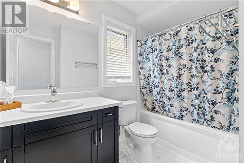 Nicely appointed main family bathroom. - 511 Arosa Way, Ottawa, ON - Indoor Photo Showing Bathroom