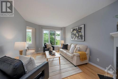 97 Bishops Mills Way, Ottawa, ON - Indoor Photo Showing Living Room