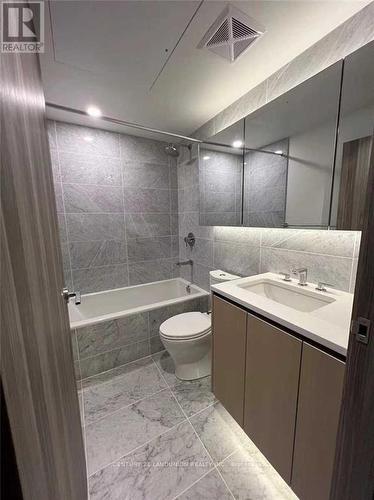 1808 - 95 Mcmahon Drive, Toronto, ON - Indoor Photo Showing Bathroom