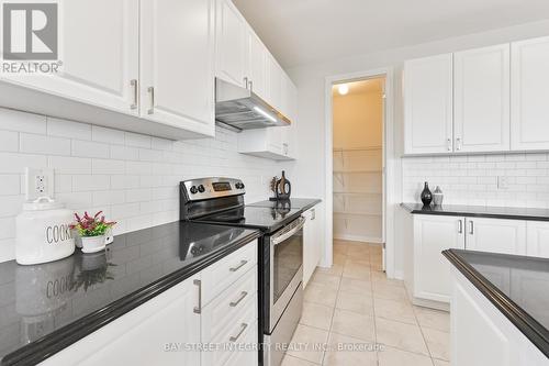 40 Stanley Greene Boulevard, Toronto, ON - Indoor Photo Showing Kitchen With Upgraded Kitchen