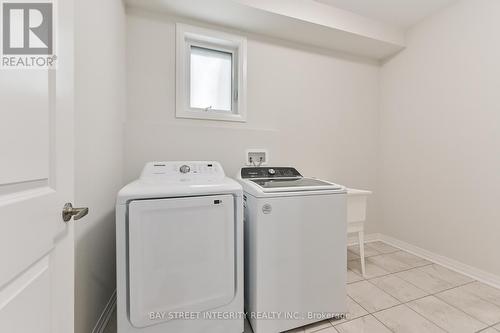 40 Stanley Greene Boulevard, Toronto, ON - Indoor Photo Showing Laundry Room
