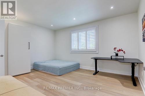 3410 Charmaine Heights, Mississauga, ON - Indoor Photo Showing Bedroom