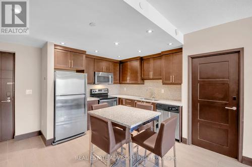 513 - 1235 Richmond Street, London, ON - Indoor Photo Showing Kitchen With Stainless Steel Kitchen