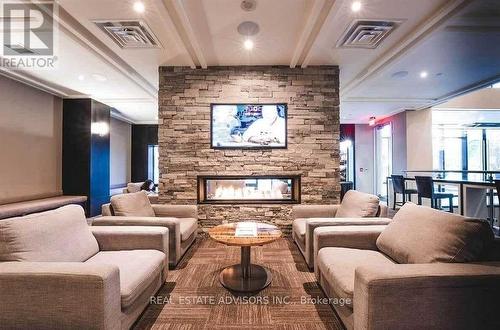 513 - 1235 Richmond Street, London, ON - Indoor Photo Showing Living Room With Fireplace