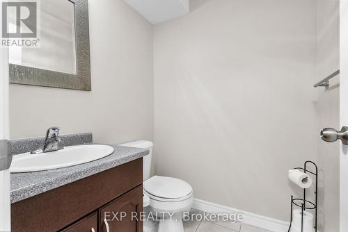 2 - 714 Willow Road, Guelph, ON - Indoor Photo Showing Bathroom