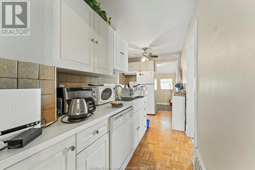 126 Rankin, Windsor, ON - Indoor Photo Showing Kitchen