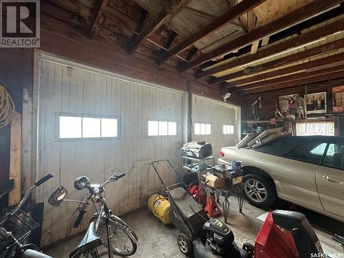 60 Main Street, Fillmore, SK - Indoor Photo Showing Garage