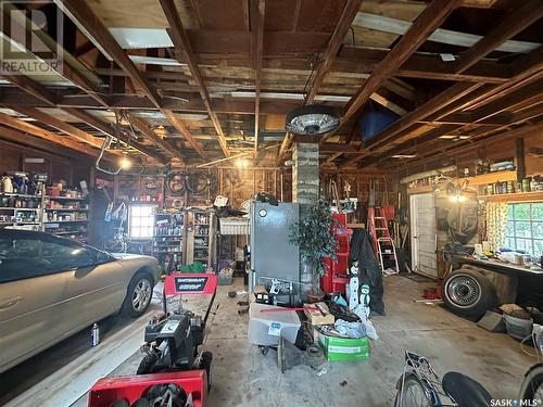 60 Main Street, Fillmore, SK - Indoor Photo Showing Garage