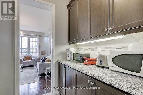 224 The Meadows Avenue, Markham, ON - Indoor Photo Showing Kitchen
