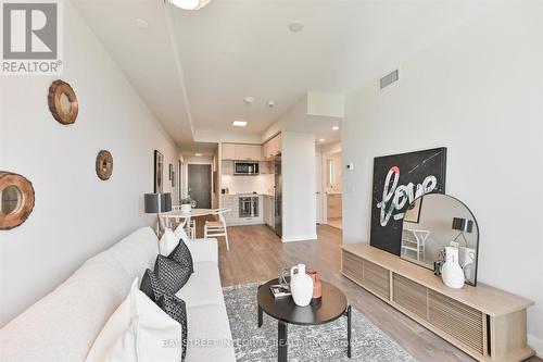 1001 - 50 Mccaul Street, Toronto, ON - Indoor Photo Showing Living Room