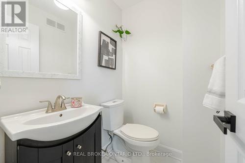 4778 Crystal Rose Drive, Mississauga, ON - Indoor Photo Showing Bathroom