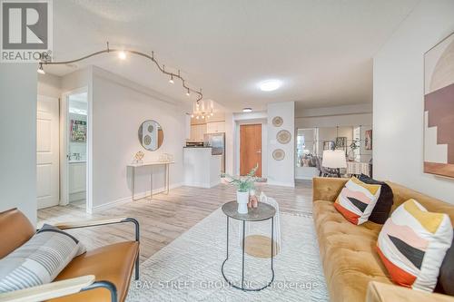 1109 - 23 Lorraine Drive, Toronto, ON - Indoor Photo Showing Living Room