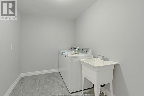 108 Lane Street, Essex, ON - Indoor Photo Showing Laundry Room