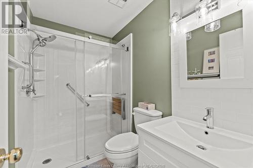 90 Murray Street Unit# 205, Amherstburg, ON - Indoor Photo Showing Bathroom