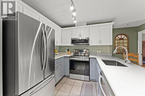 90 Murray Street Unit# 205, Amherstburg, ON - Indoor Photo Showing Kitchen With Upgraded Kitchen