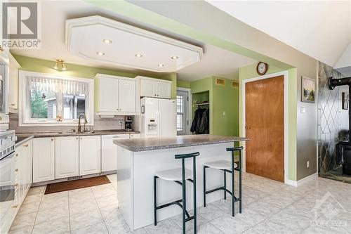 2577 Highway 174 Road, Ottawa, ON - Indoor Photo Showing Kitchen With Double Sink