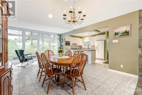 2577 Highway 174 Road, Ottawa, ON - Indoor Photo Showing Dining Room